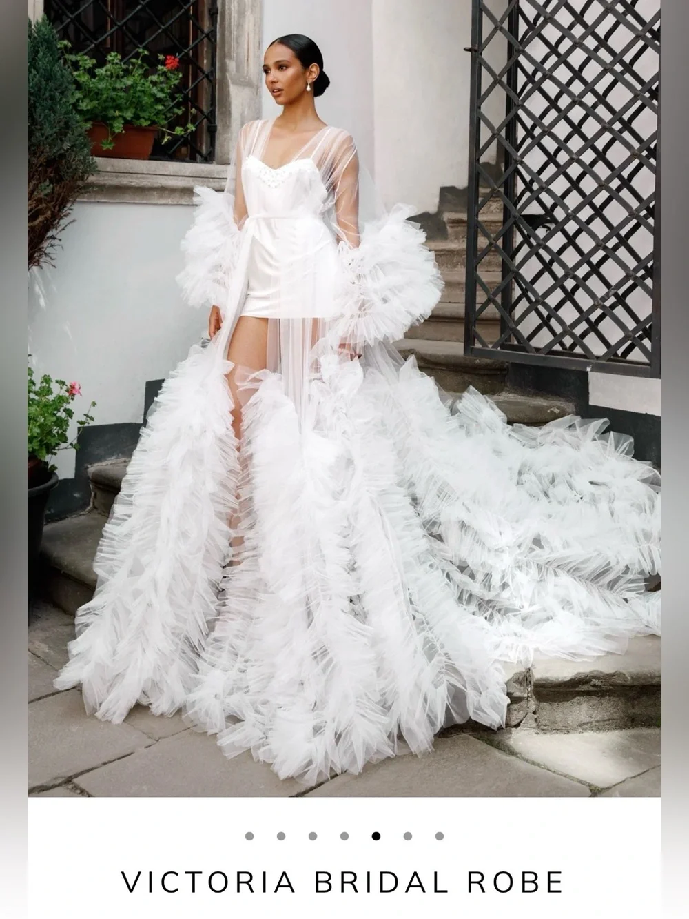 VOIR Victoria Bridal Getting Ready Robe - Picture 1 of 8
